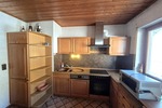 Vielseitiges Zweifamilienhaus mit Gewerbemöglichkeit, zahlreichen Stellplätzen u. idyllischem Garten - Zweifamilienhaus Friedelhausen Friedelhausen | Angebot:22137659