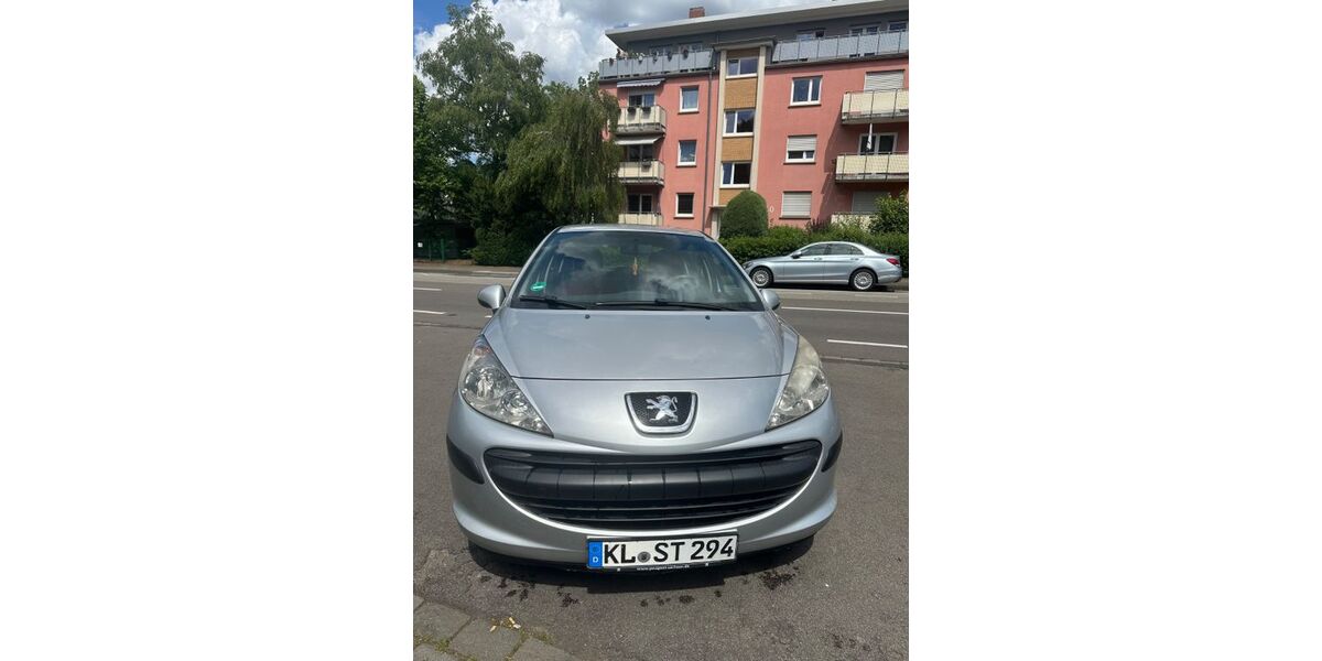 Peugeot 207 92.185 km 2.400 &euro; Kaiserslautern 67663
