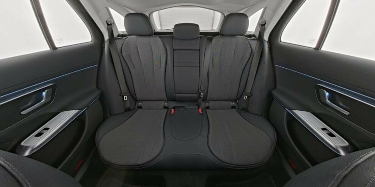Mercedes-Benz E 300 T e Avantgarde Advanced *AHK*R.-Kamera* 10.776 km 51.700 &euro; Kaiserslautern 67657