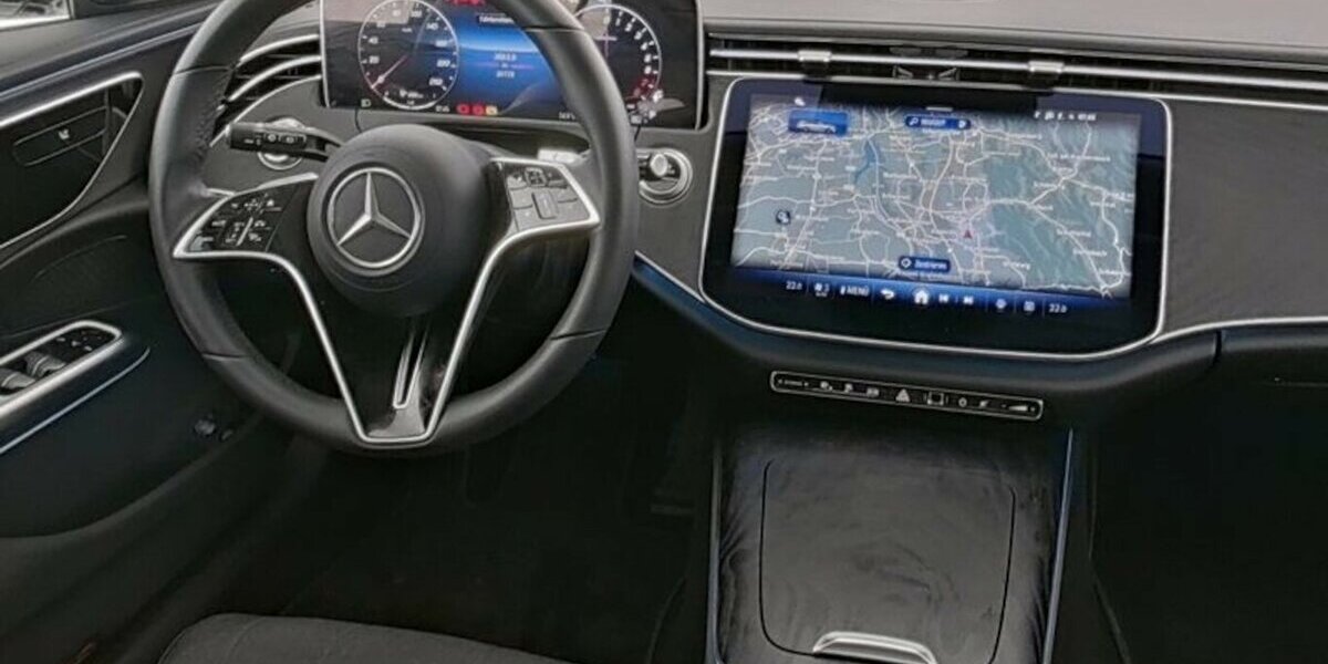 Mercedes-Benz E 300 T e Avantgarde Advanced *AHK*R.-Kamera* 10.776 km 51.700 &euro; Kaiserslautern 67657