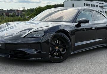 Porsche Taycan 9.900 km 125.690 &euro; Kaiserslautern 67657
