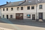 Vielseitiges Zweifamilienhaus mit Gewerbemöglichkeit, zahlreichen Stellplätzen u. idyllischem Garten - Zweifamilienhaus Friedelhausen Friedelhausen | Angebot:22137659